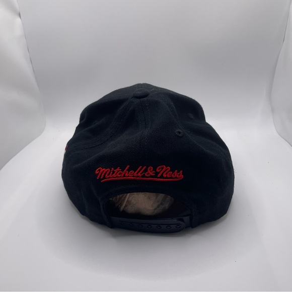 CHICAGO BULLS MITCHELL & NESS SNAPBACK HAT ADULT ADJUSTABLE Embroidered Black - Picture 3 of 8